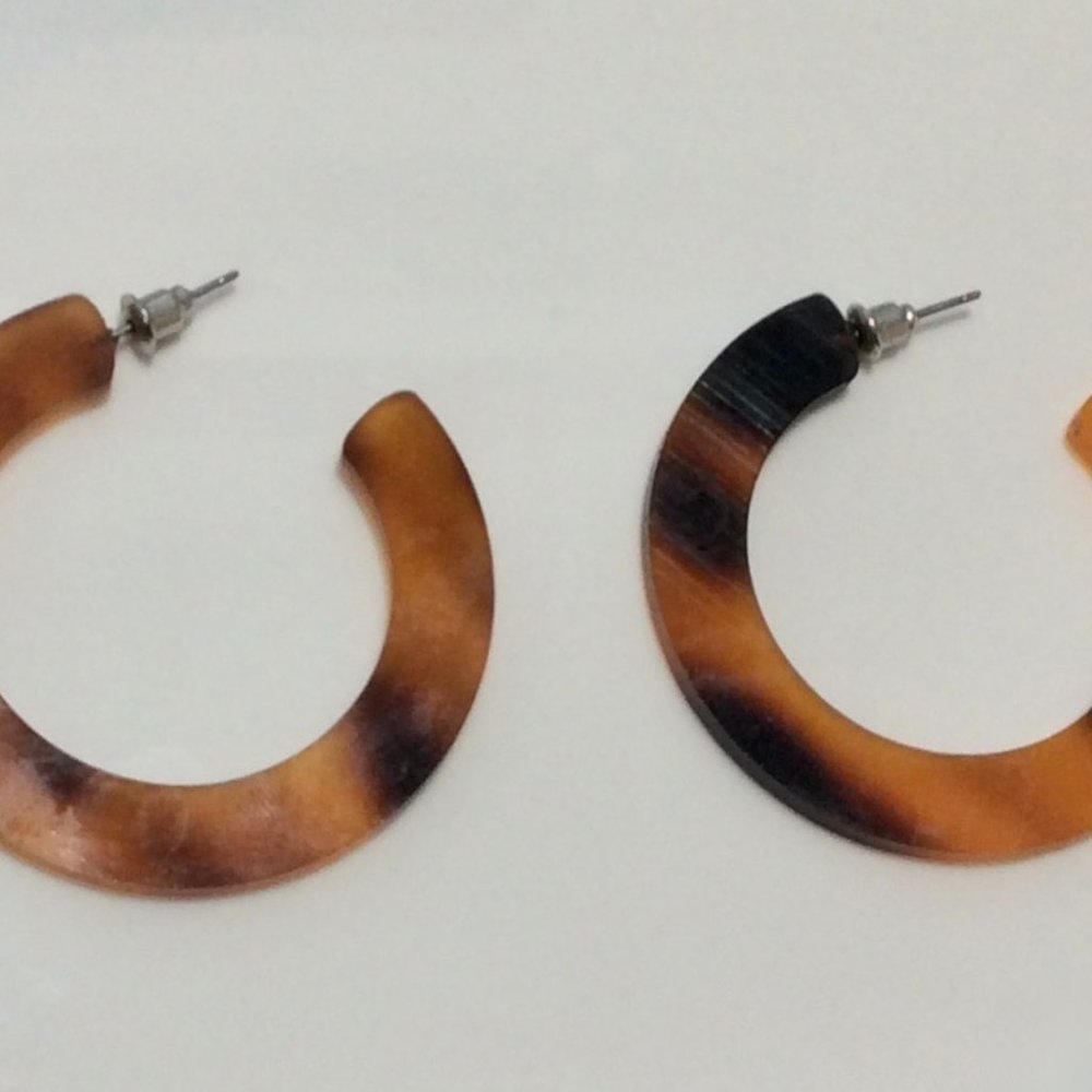 Vintage Acrylic Tortoise Shell Flat Open Hoop Post Earrings